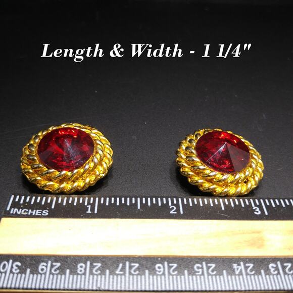 Vintage Red Rivoli Rhinestone Clip Earrings, Gold Plated Rope Design, 1980s - Picture 9 of 10